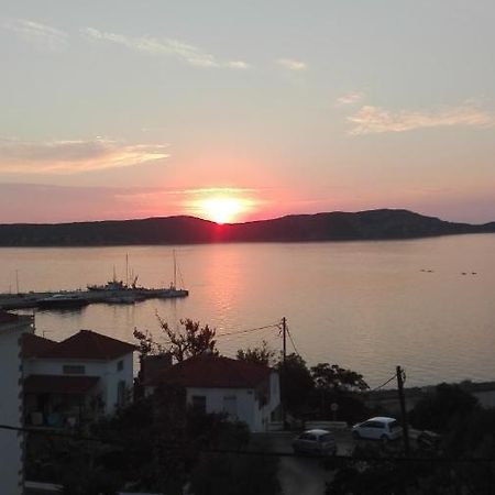 Artemis Sunset View Apartment Pylos Esterno foto