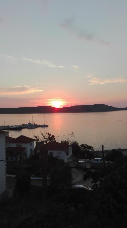 Artemis Sunset View Apartment Pylos Esterno foto